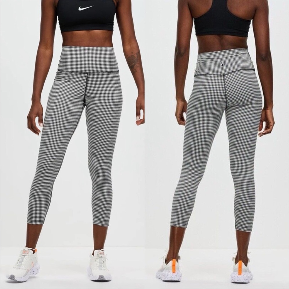 Nike Dri-Fit Black and White Gingham Leggings - Size Medium